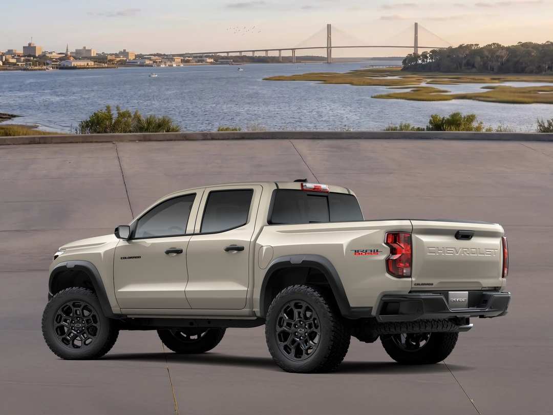 2026 Chevrolet Colorado Trail Boss - Image 2