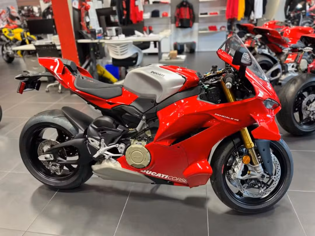 2026 Ducati Panigale V4 R - Image 3