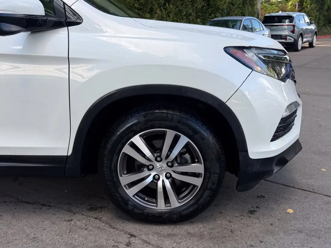 2016 Honda Pilot EXL - Image 2