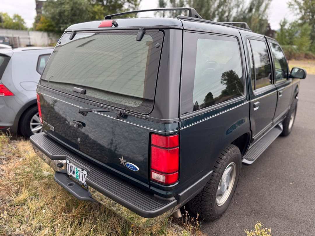 1994 Ford Explorer XLT - Image 2