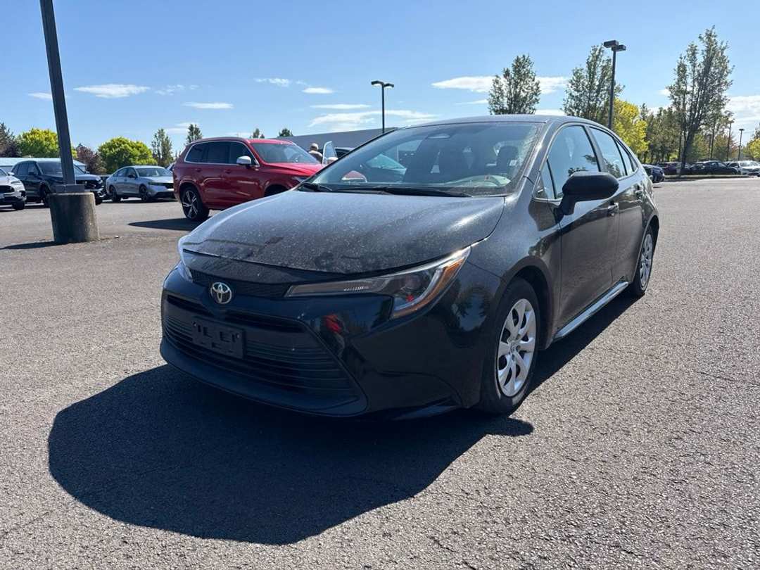 2024 Toyota Corolla LE - Image 3