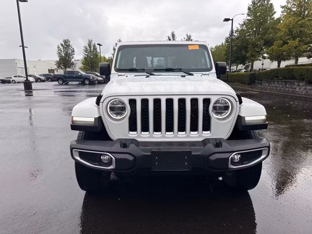 2020 Jeep Gladiator Overland - Image 2