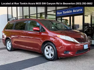 2017 Toyota Sienna LE