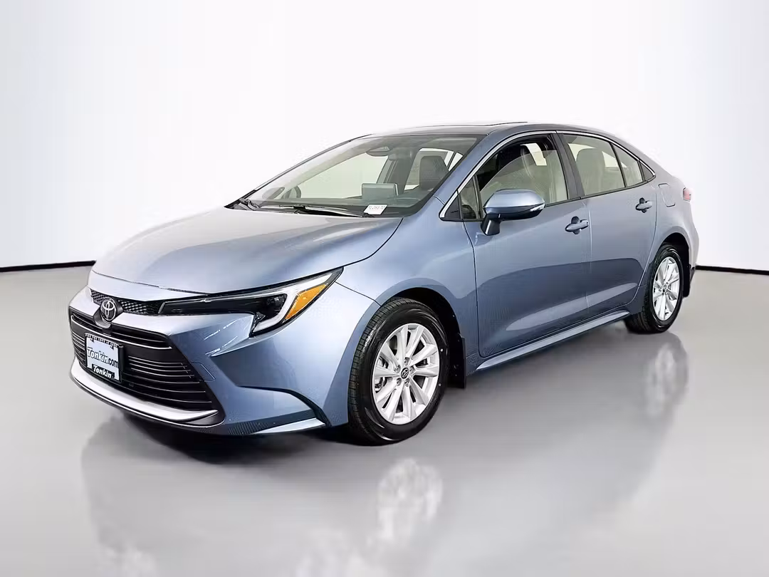 2026 Toyota Corolla Hybrid XLE - Image 3