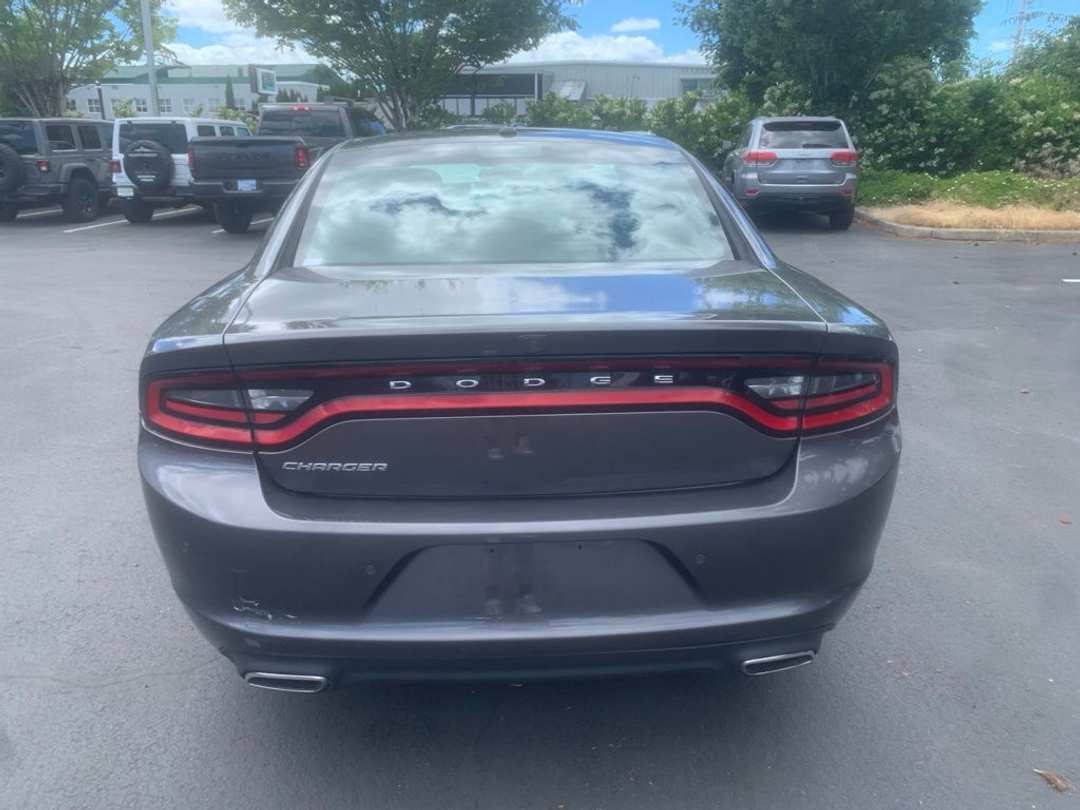 2022 Dodge Charger SXT - Image 3