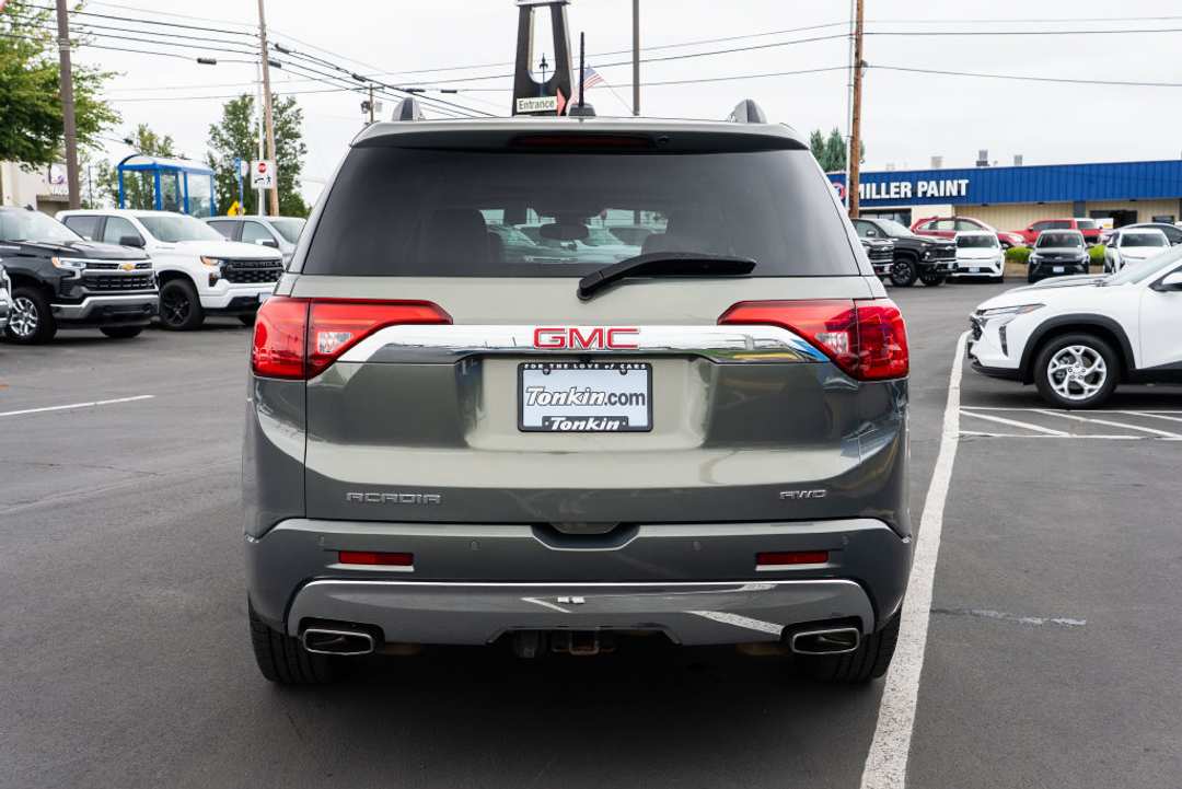 2017 GMC Acadia Denali - Image 3