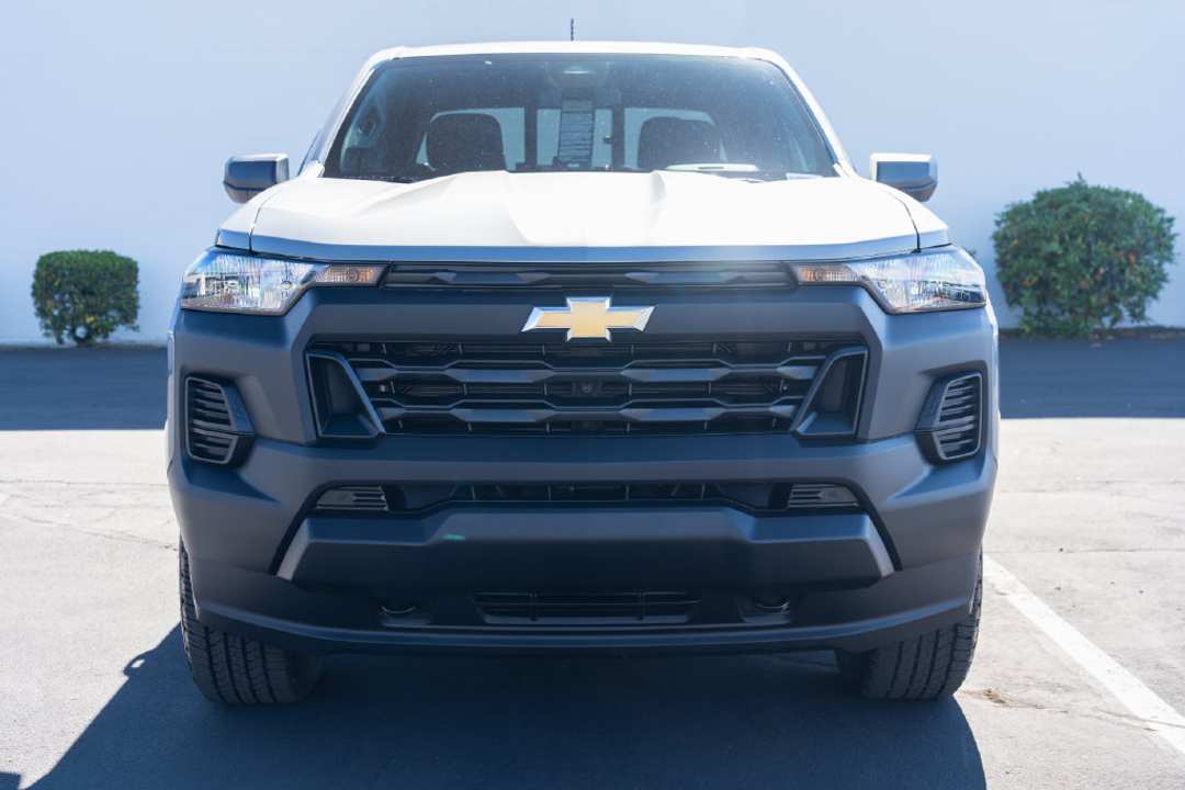 2026 Chevrolet Colorado Work - Image 2