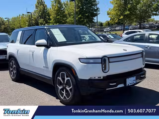2024 Rivian R1S Adventure