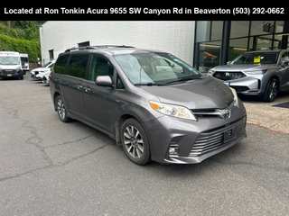 2018 Toyota Sienna XLE