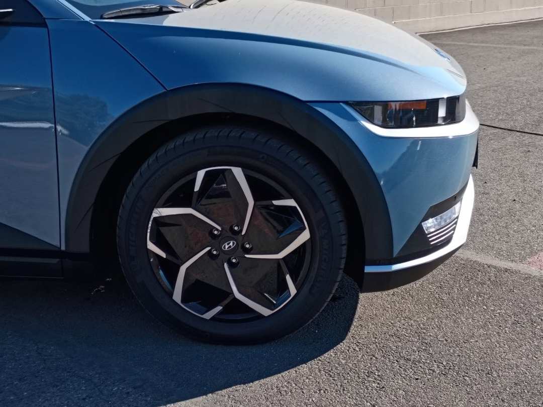 2024 Hyundai Ioniq 5 SEL - Image 2
