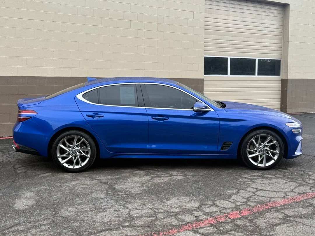 2022 Genesis G70 2.0T - Image 3