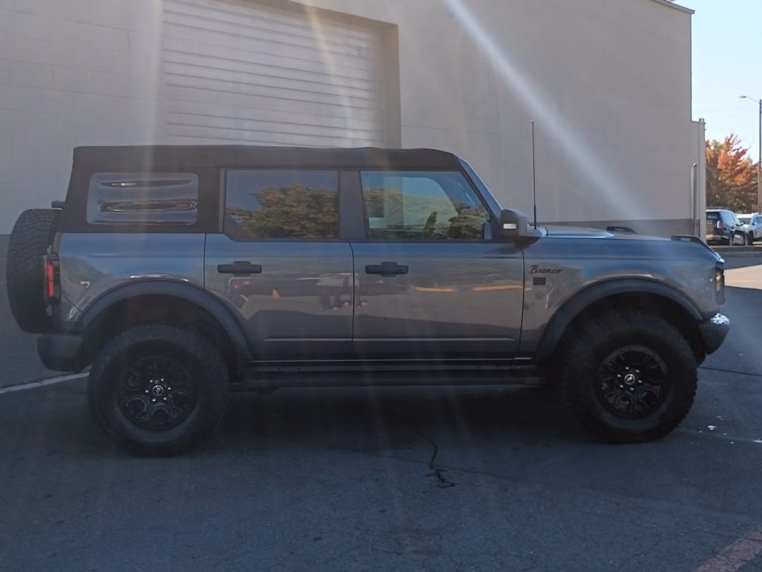 2022 Ford Bronco Wildtrak - Image 3