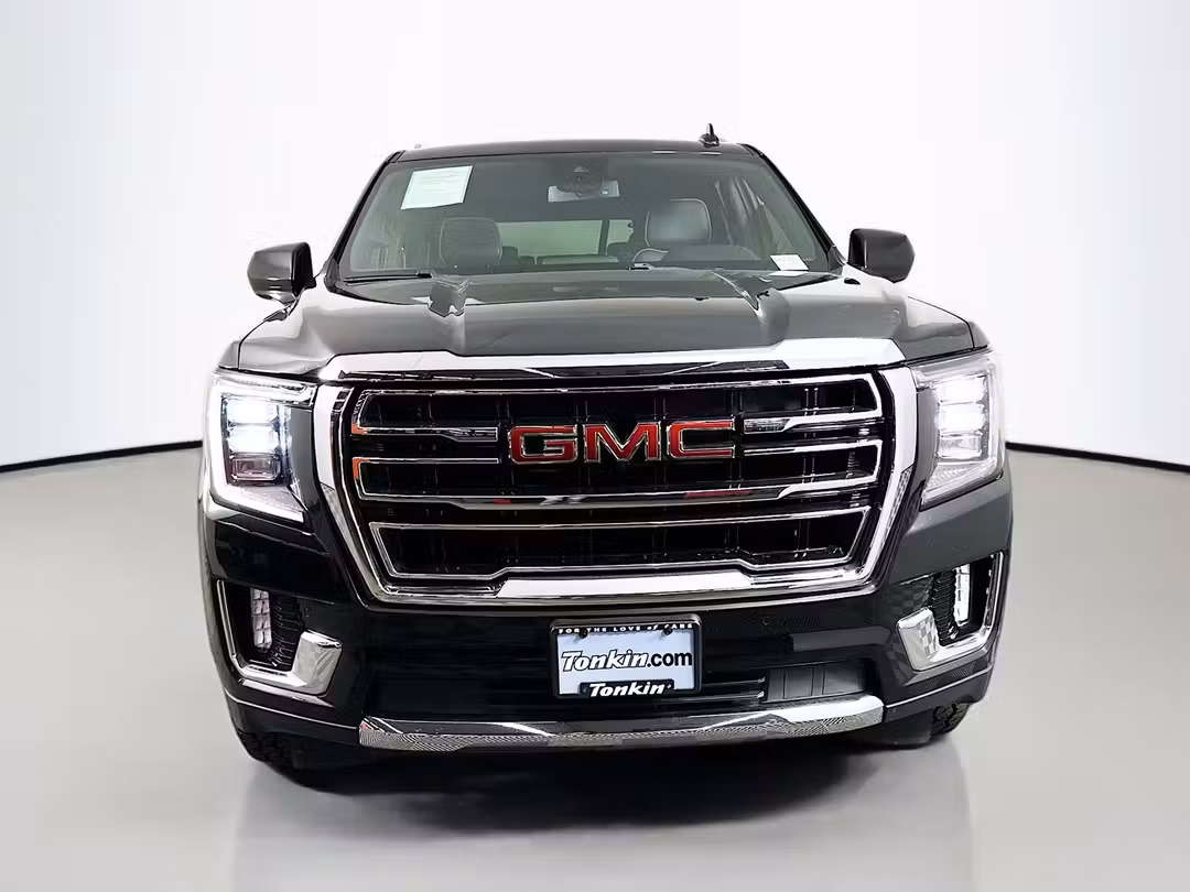 2023 GMC Yukon SLT - Image 2