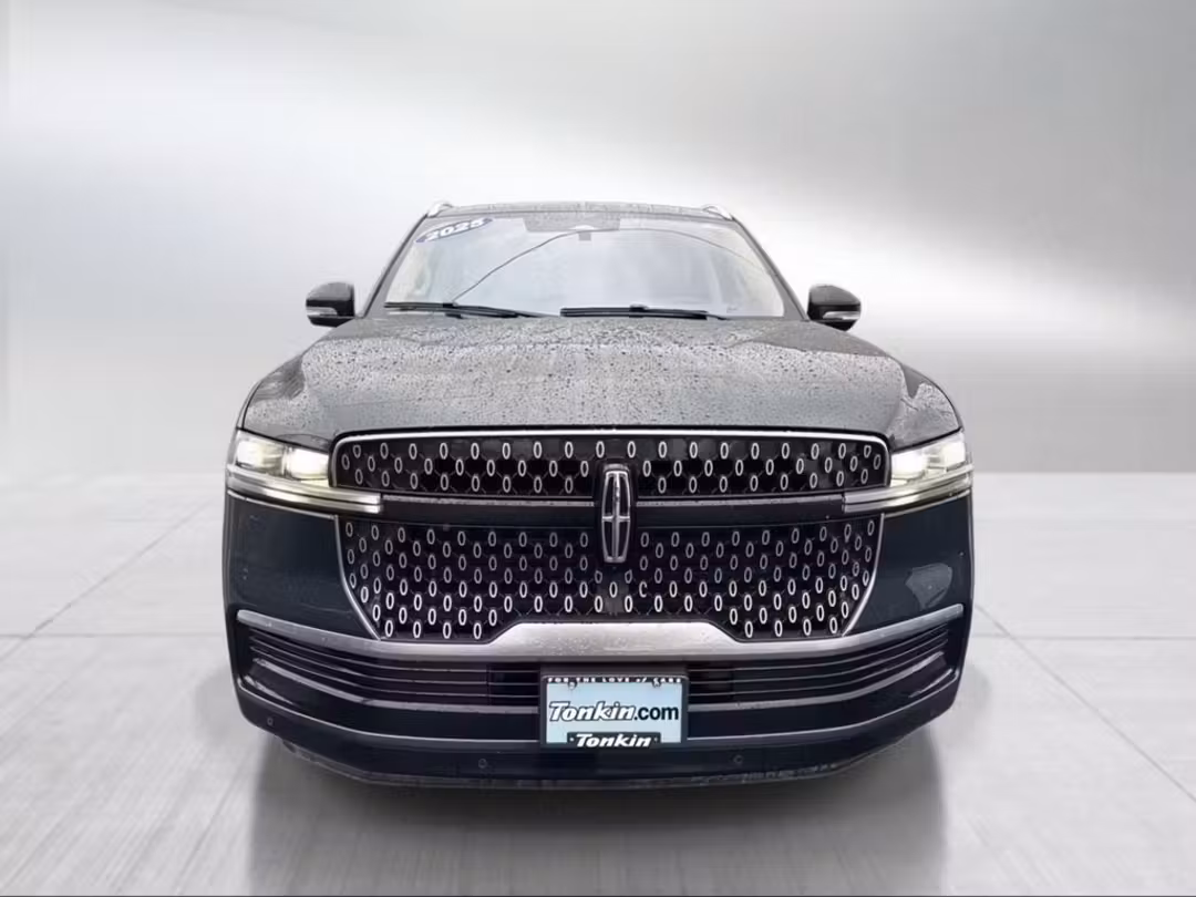 2025 Lincoln Navigator L Reserve - Image 2