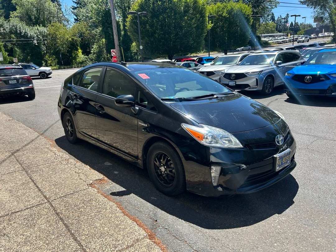 2014 Toyota Prius - Image 2