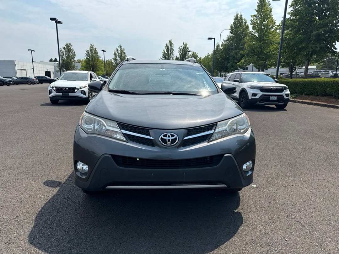 2013 Toyota Rav4 XLE - Image 2