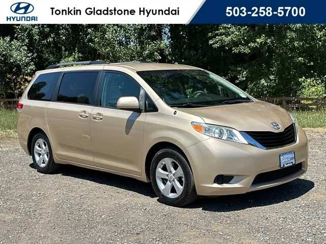 2011 Toyota Sienna LE