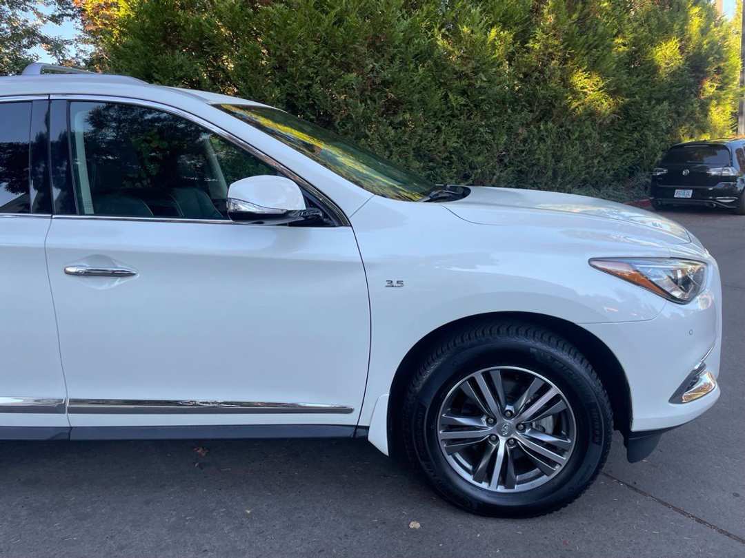2020 INFINITI Qx60 LUXE - Image 2