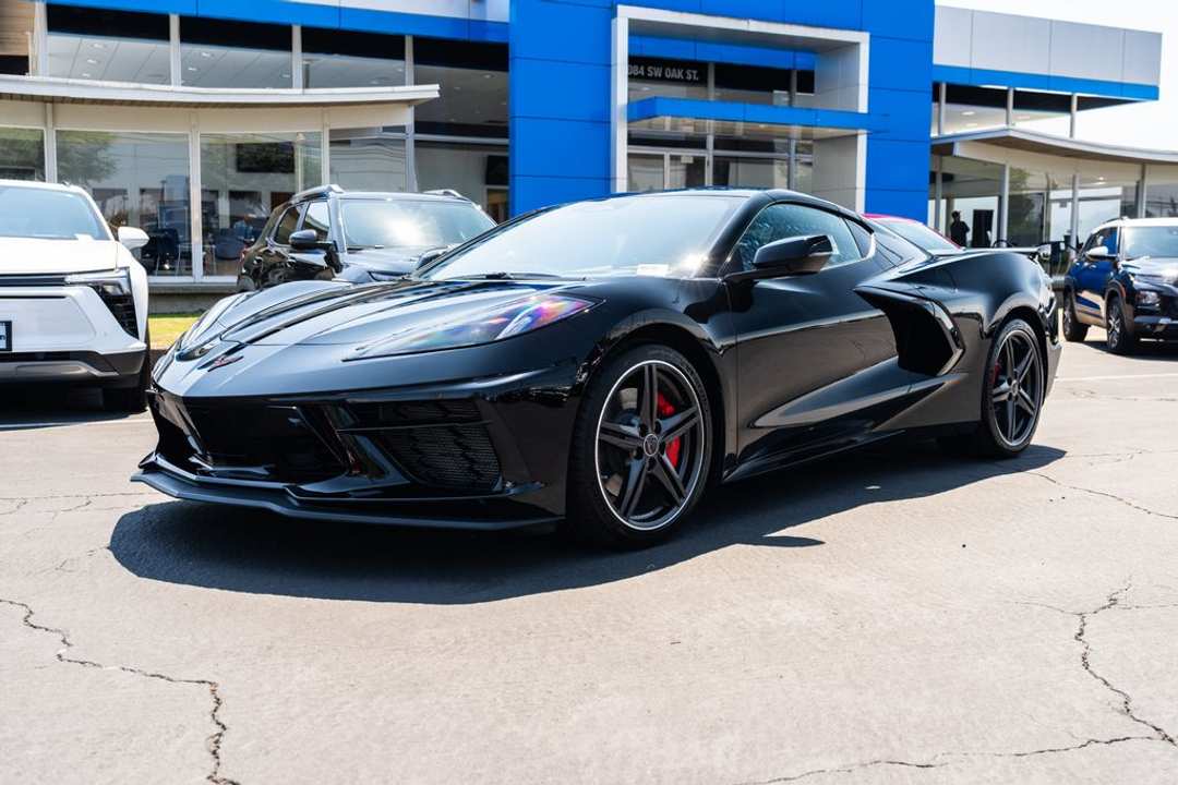 2026 Chevrolet Corvette Stingray - Image 2