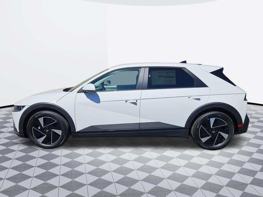 2026 Hyundai Ioniq 5 SEL - Image 3