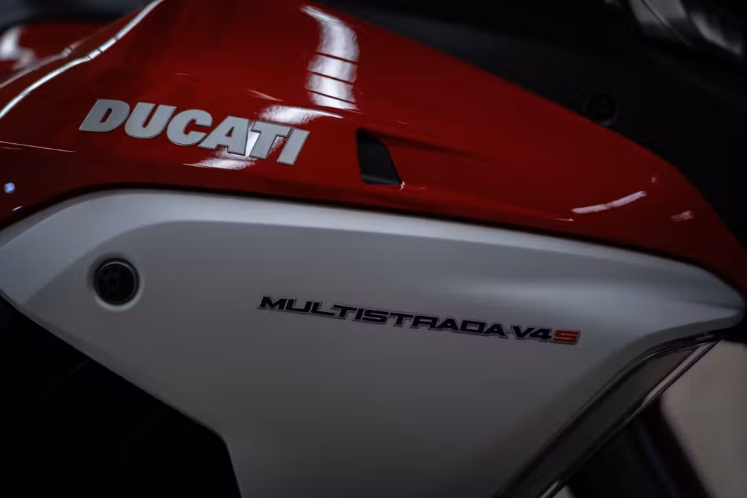 2024 Ducati Multistrada V4 S Travel & Radar Spoked Wheels - Image 3