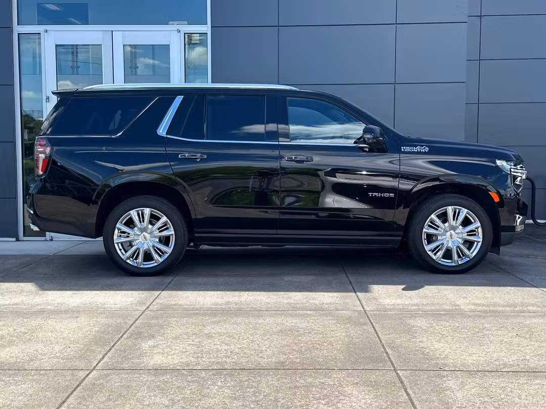 2022 Chevrolet Tahoe High Country - Image 2