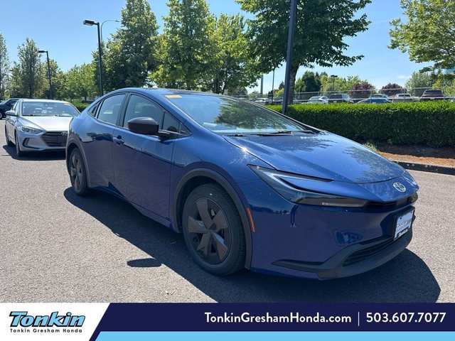 2025 Toyota Prius LE