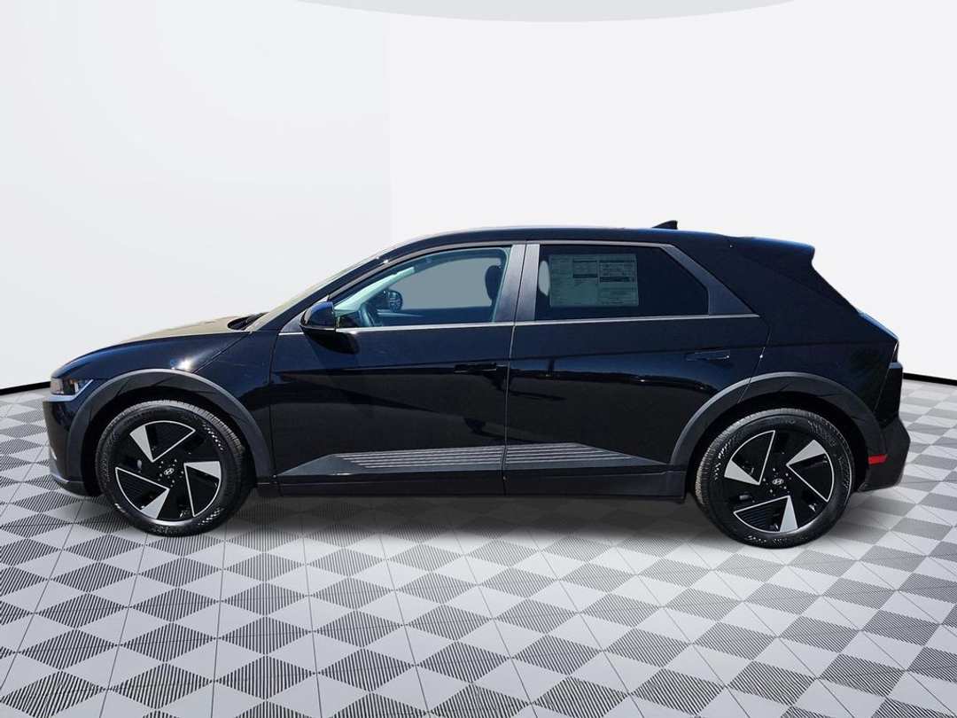 2026 Hyundai Ioniq 5 SEL - Image 3