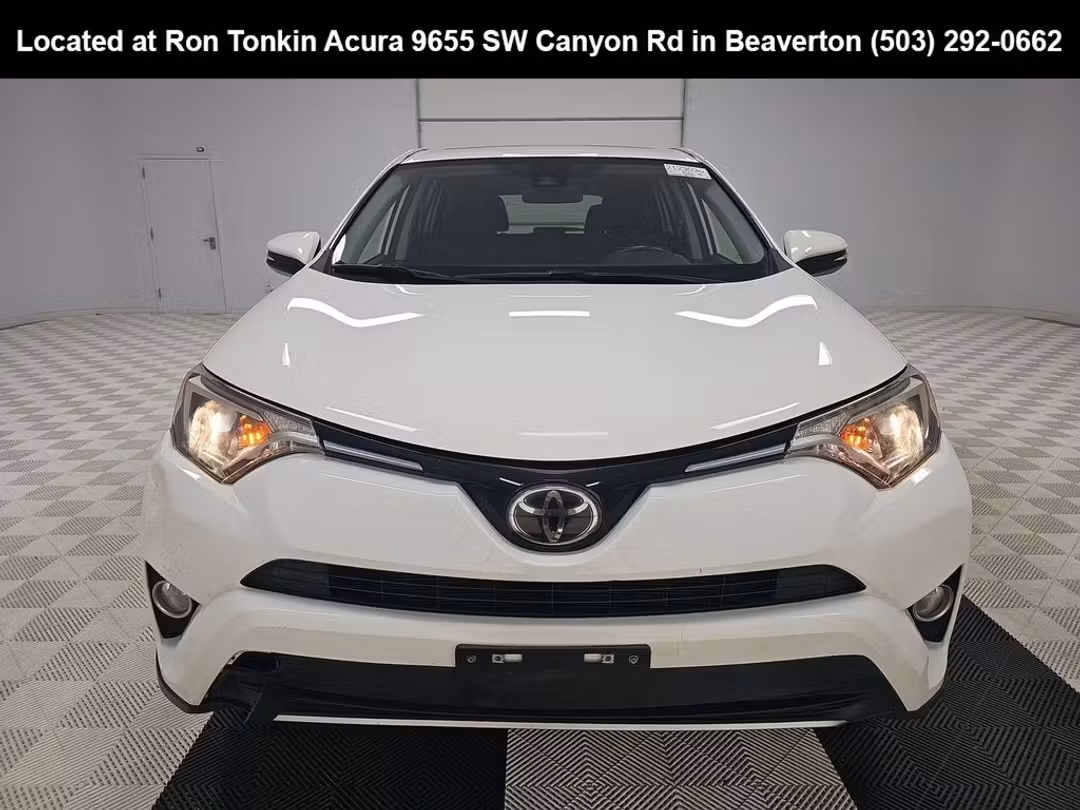 2018 Toyota Rav4 XLE - Image 3