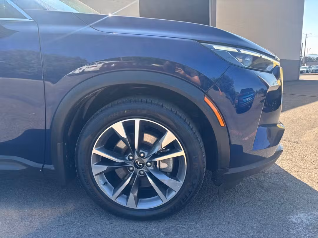 2025 INFINITI Qx60 LUXE - Image 2