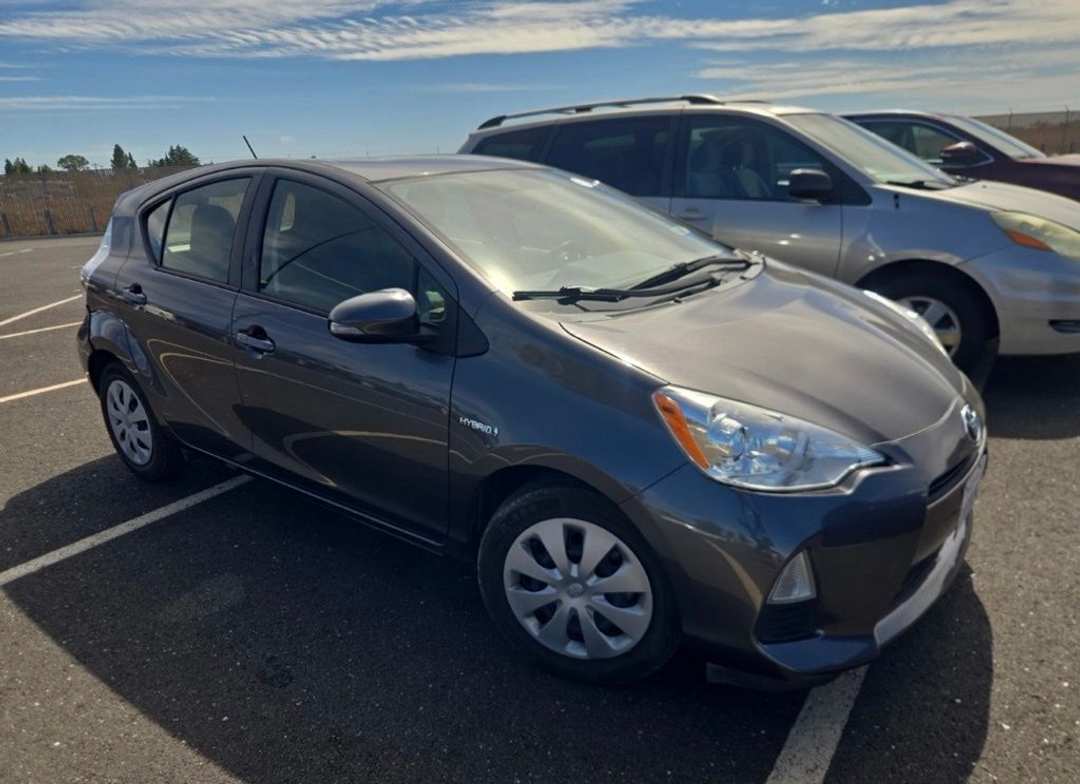 2013 Toyota Prius C Two - Image 2