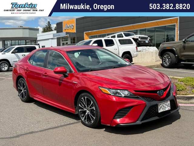 2020 Toyota Camry Hybrid SE