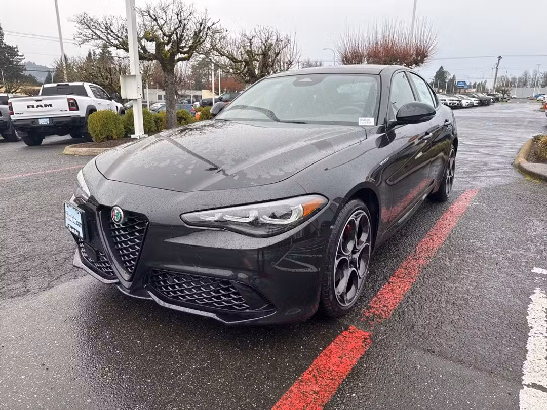 2026 Alfa Romeo Giulia Base - Image 3