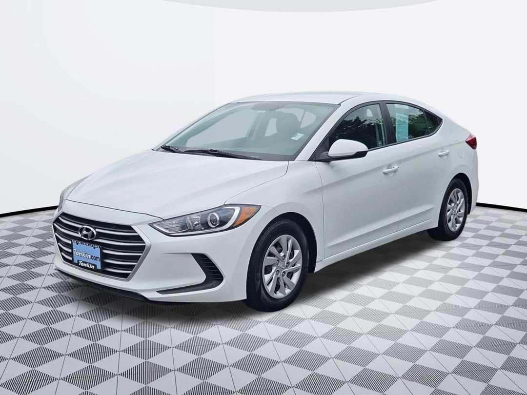 2018 Hyundai Elantra SE - Image 2