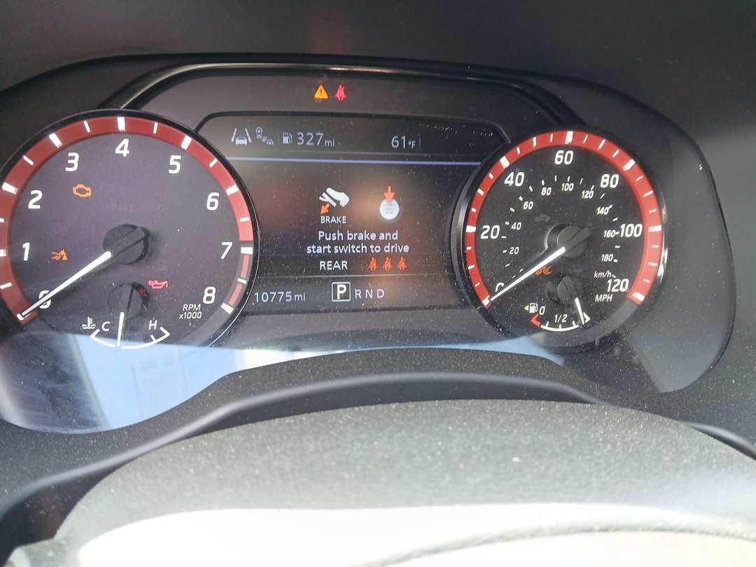 2025 Nissan Frontier PRO4X - Image 2