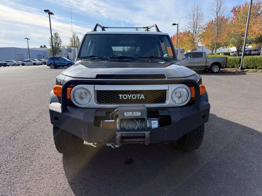 2010 Toyota Fj Cruiser Base - Image 2
