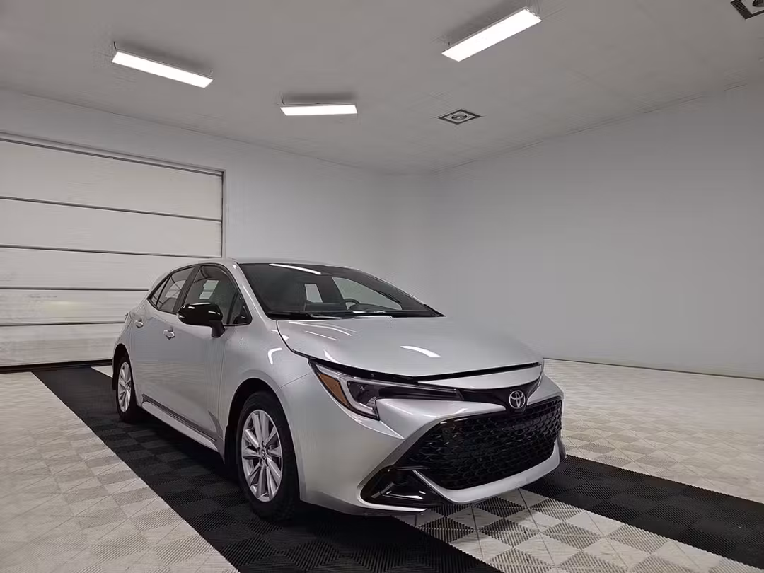 2026 Toyota Corolla SE - Image 2