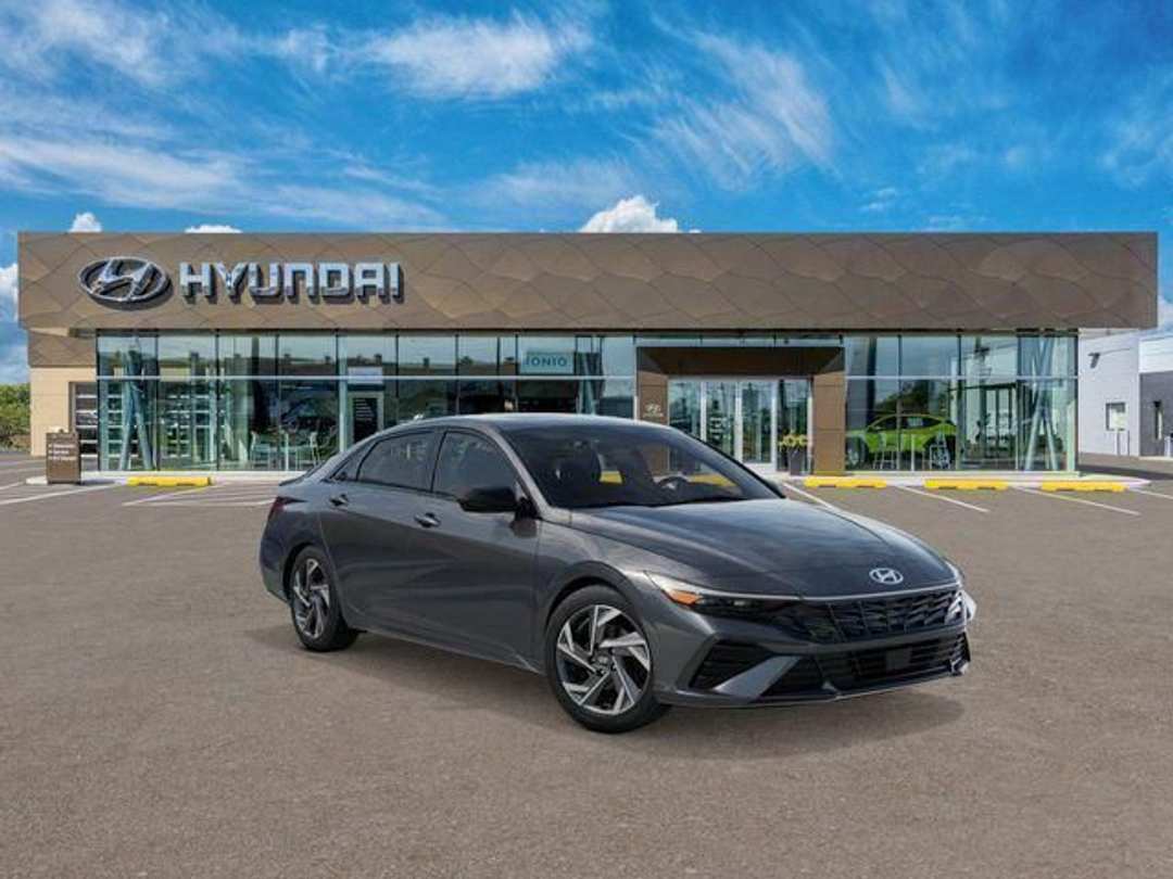 2026 Hyundai Elantra SEL Sport - Image 2