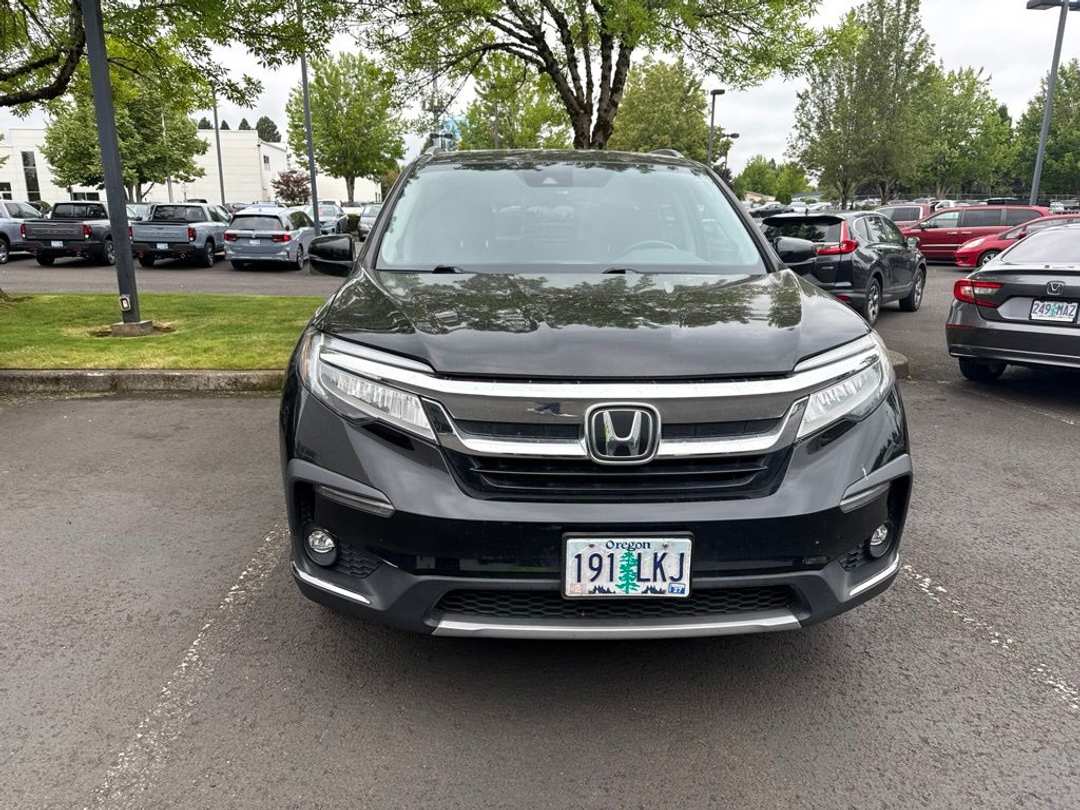 2019 Honda Pilot Touring - Image 2