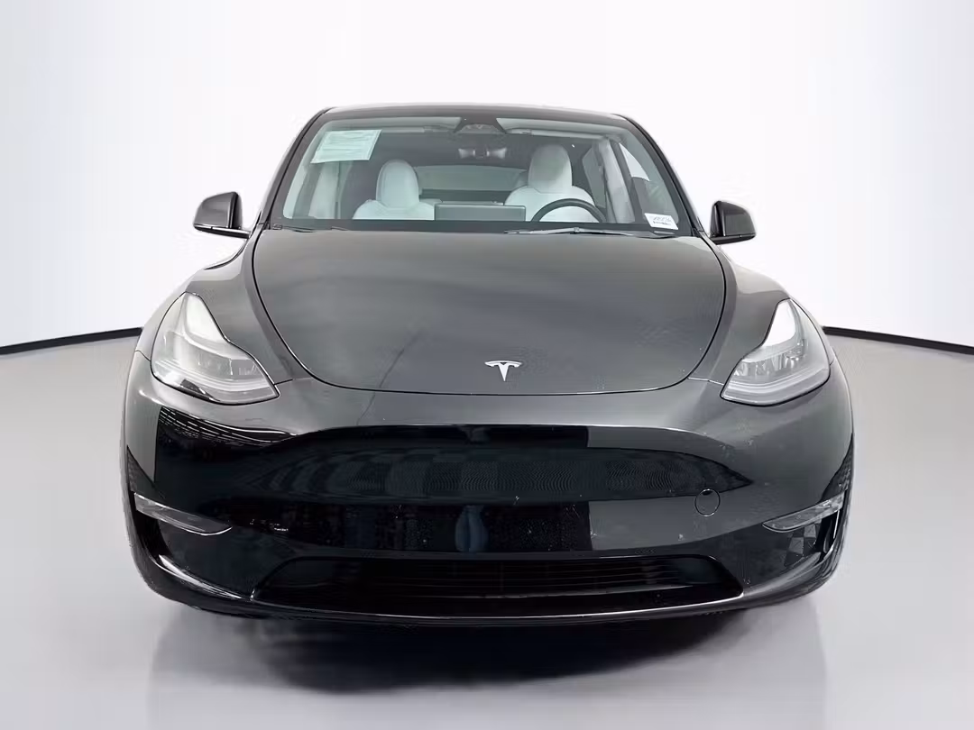 2023 Tesla Model Y Performance - Image 2