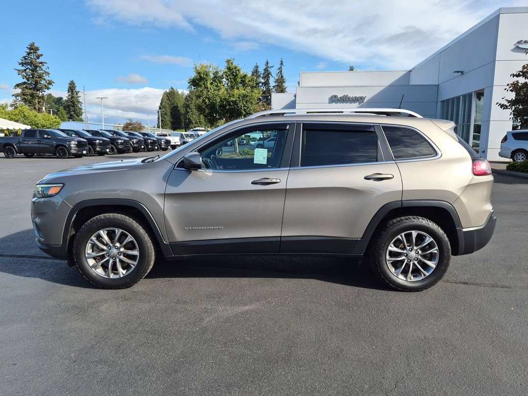 2020 Jeep Cherokee Latitude Plus - Image 3