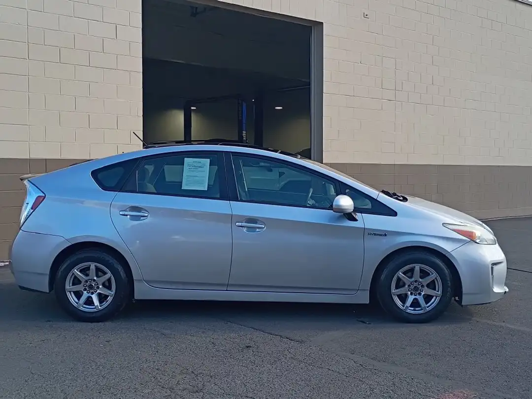 2013 Toyota Prius Three - Image 3