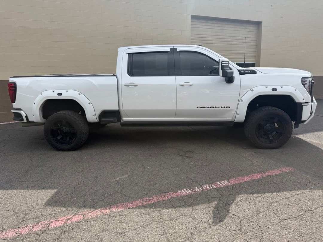 2024 GMC Sierra 3500Hd Denali Ultimate - Image 3