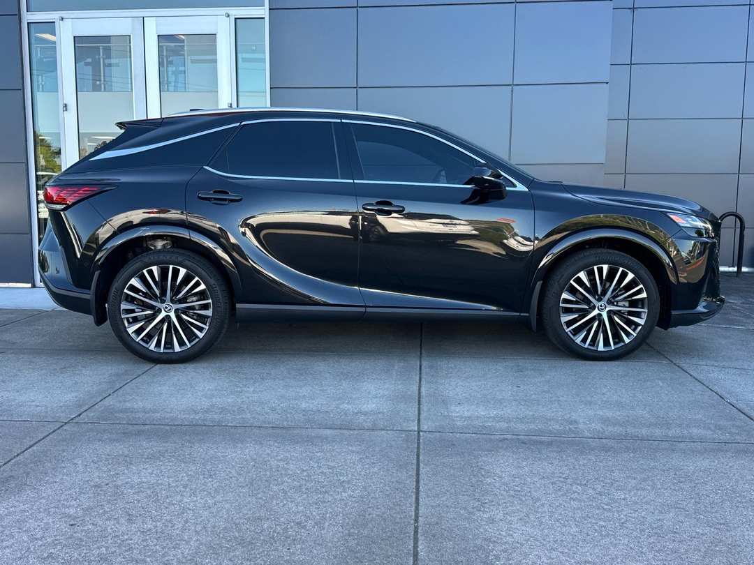 2024 Lexus RX 350h Premium Plus - Image 2