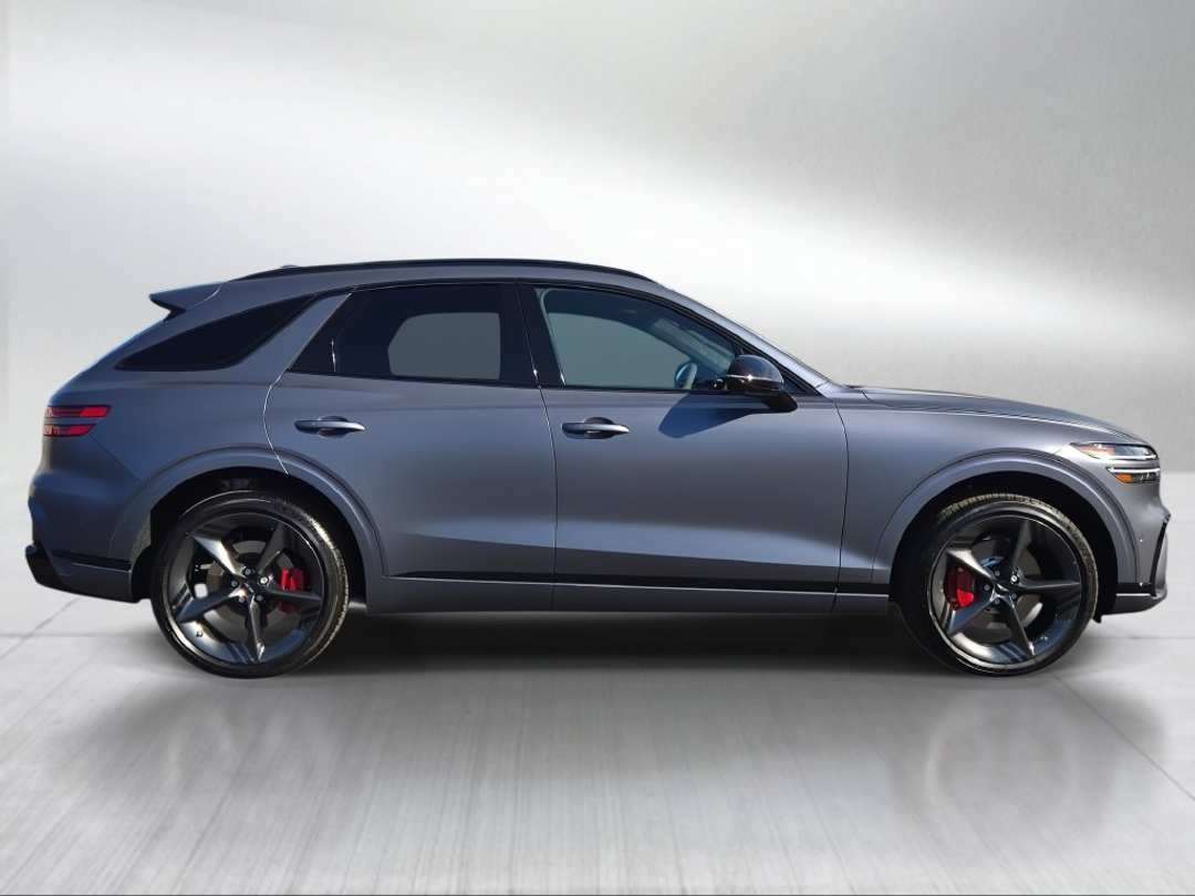 2027 Genesis Gv70 - Image 3