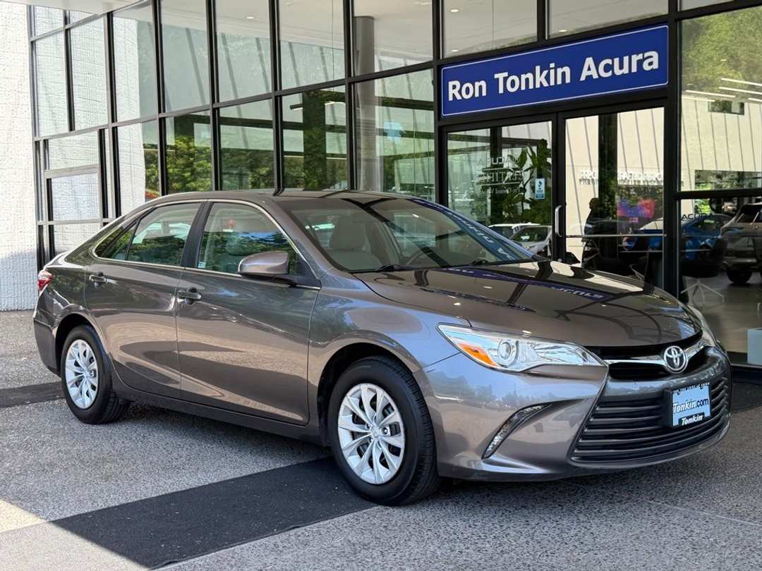 2016 Toyota Camry LE - Image 2