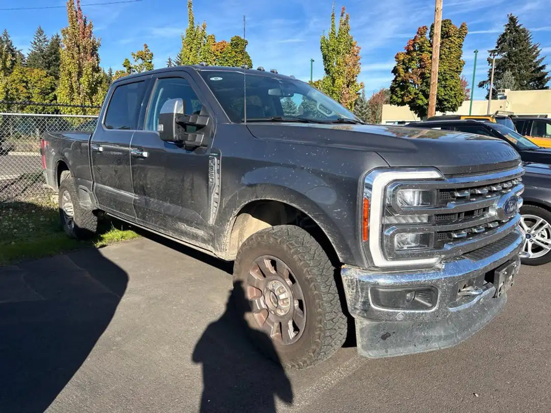 2023 Ford F-350Sd Lariat - Image 3