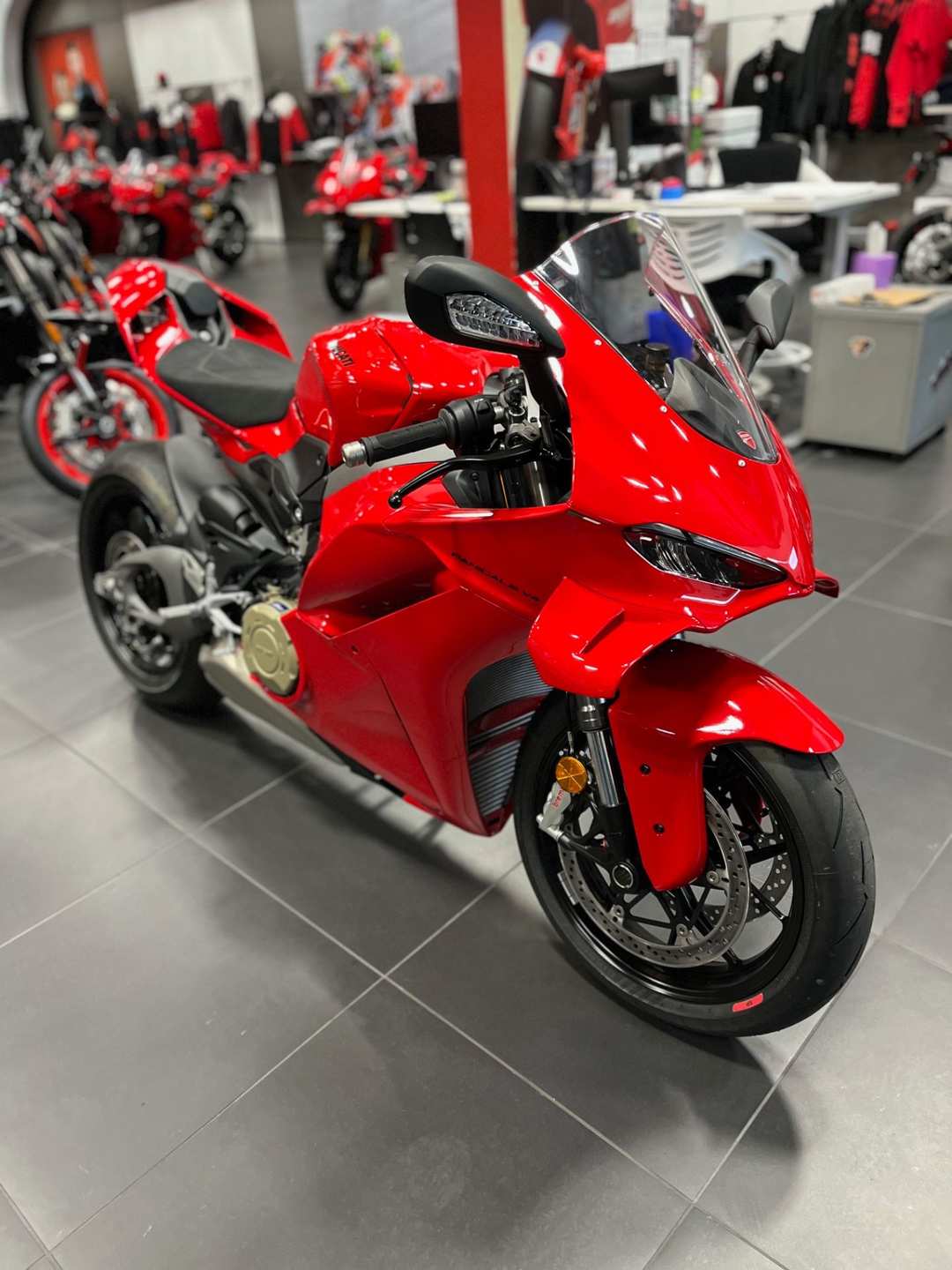 2026 Ducati Panigale V4 - Image 2