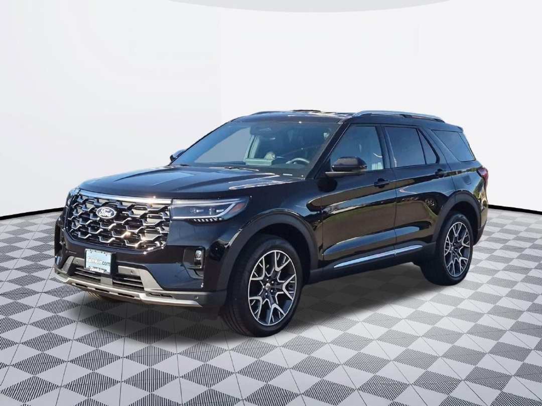 2027 Ford Explorer Platinum - Image 2