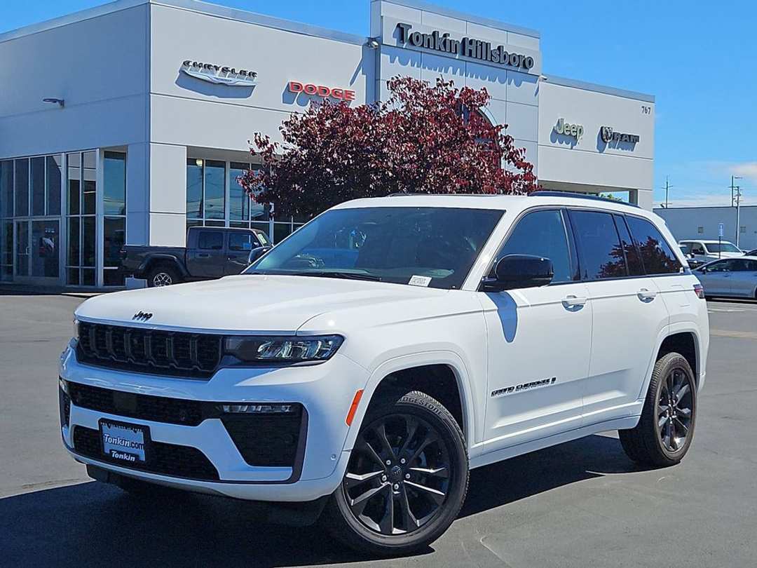 2026 Jeep Grand Cherokee Limited Reserve - Image 2